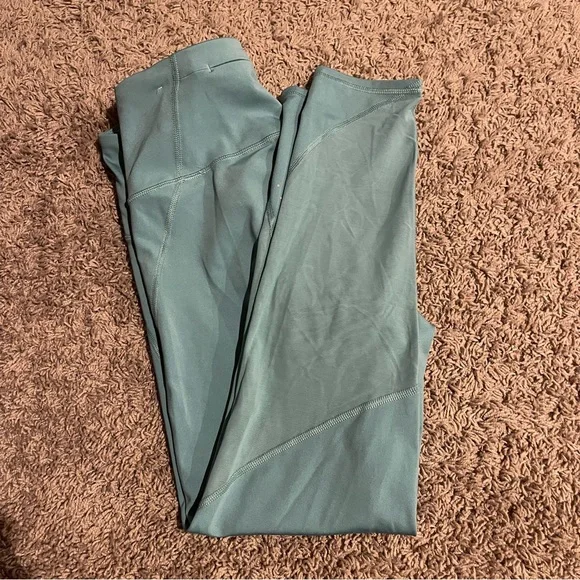 Old Navy Mesh Elevate Leggings - Picture 2 of 2